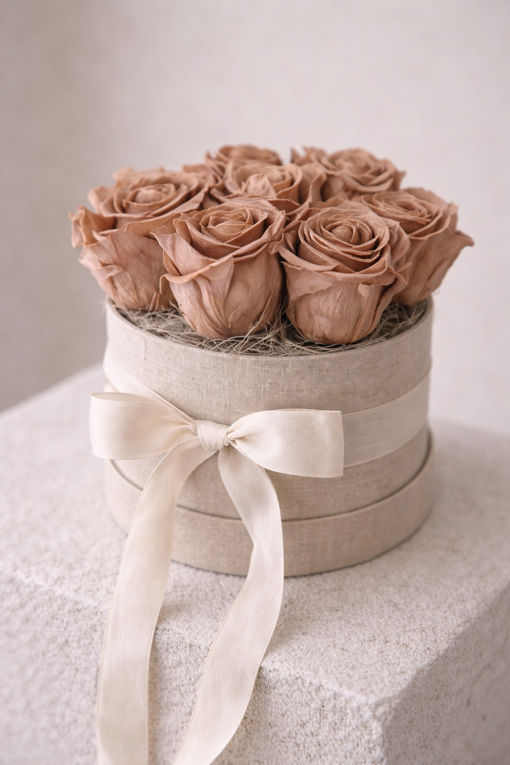 Rosenbox Nude, braune Rosen, ø 15 cm