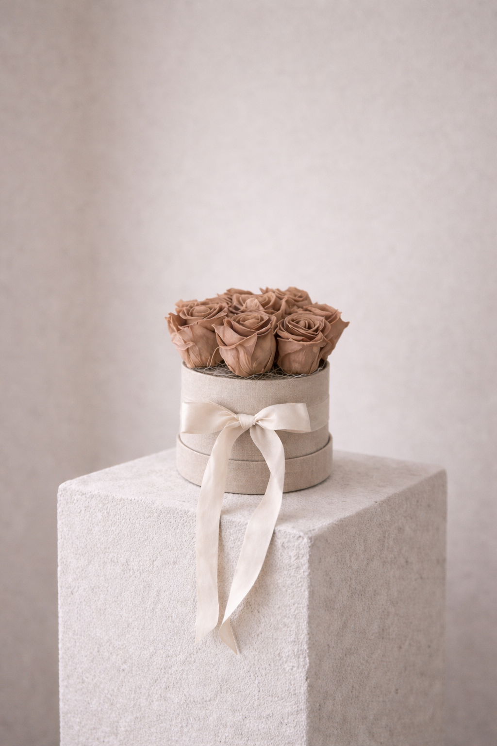 Rosenbox Nude, braune Rosen, ø 15 cm