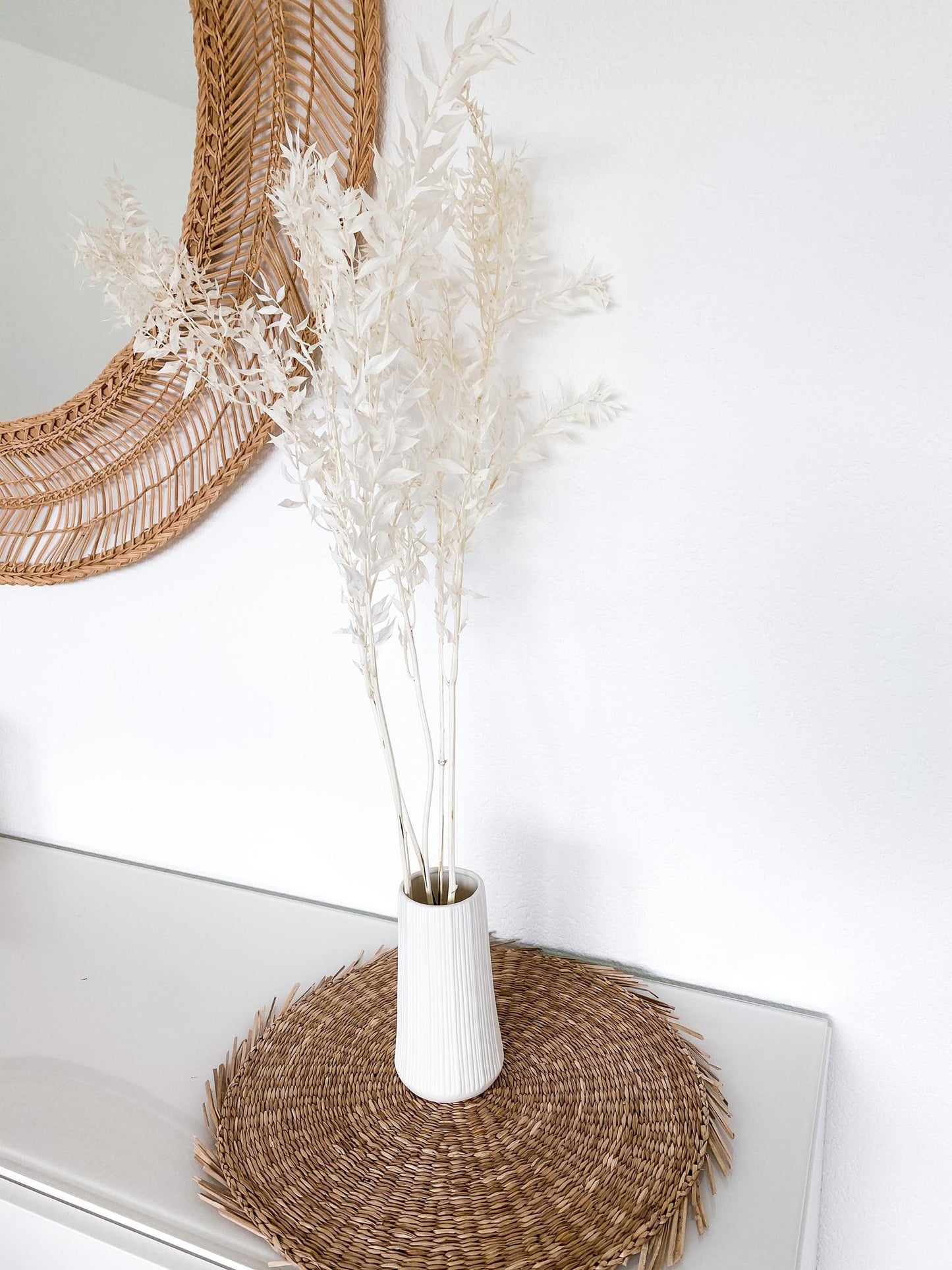 Ruscus in weiss von Soli Collection